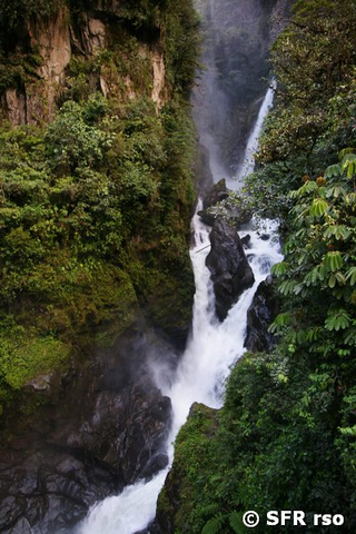 Wasserfall Pailon del Diablo in Ecuador