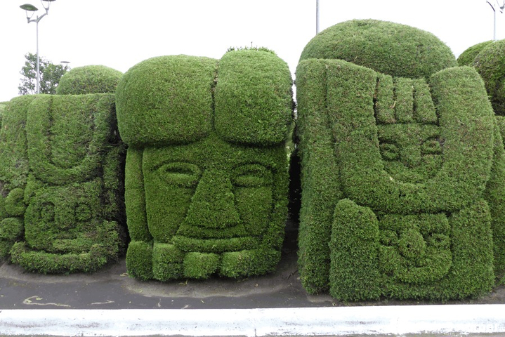 Mythologische Zypressenfiguren, Ecuador