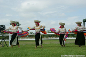 Tanzende Puruha Frauen, Ecuador