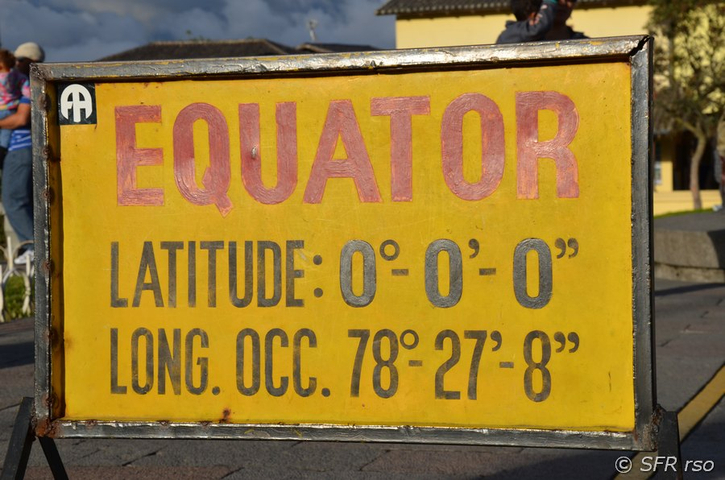 Äquator Schild in Quito, Ecuador