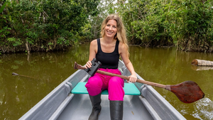 La Selva Urwaldlodge Ecuador Bootsfahrt mit Gast