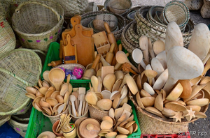 Küchengeräte aus Holz in Ecuador