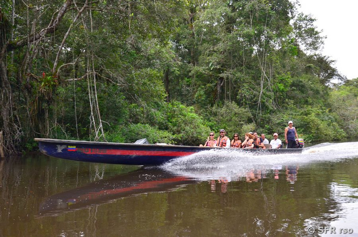 Boot Siona Lodge Nationalpark Cuyabeno Ecuador