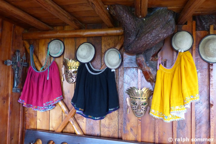 Röcke und Hüte in Ingapirca, Ecuador