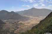 Kraterwand am Pululahua zur Trockenzeit in Ecuador
