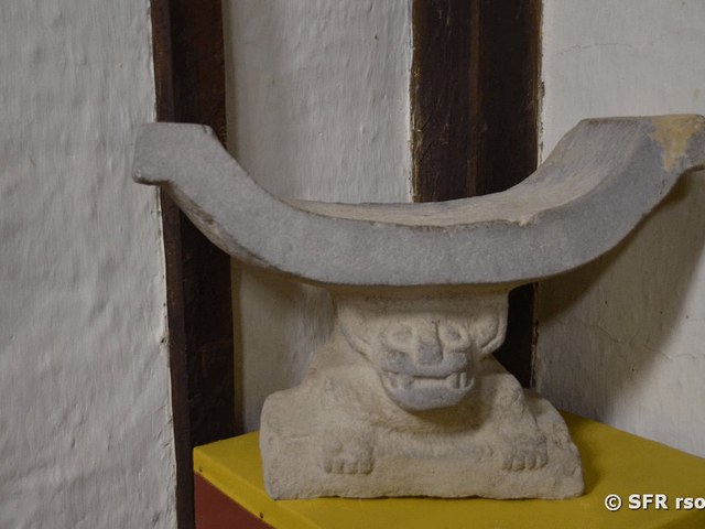 Häuptlingssitz im Museum Agua Blanca