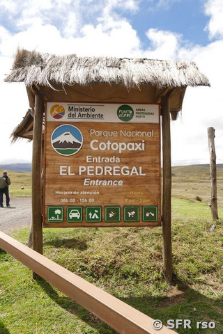 Schild am Nordeingang zum Nationalpark Cotopaxi, Ecuador