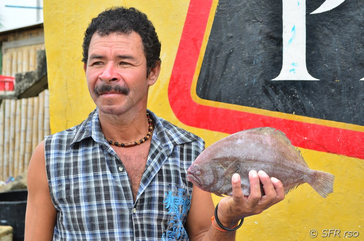 Fischer mit Leguando in Ecuador 