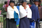 Frauen traditonell, Ecuador