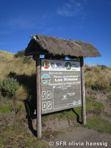 Hinweisschild auf ökologisches Schutzgebiet "Los Illinizas" in Ecuador