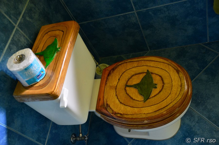 Toilette dekoriert Hosteria Mandala Ecuador