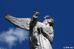 Jungfrauen-Statue auf dem Panecillo