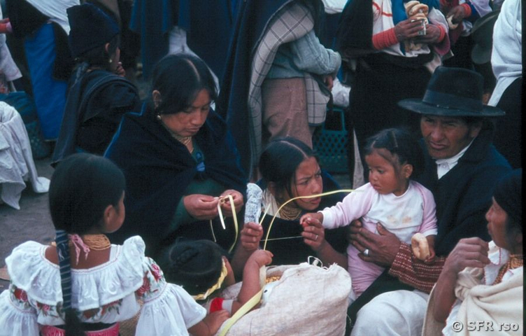 Markt Otavalo Familie, Ecuador