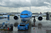 KLM Flugzeug vor dem Abflug nach Europa 