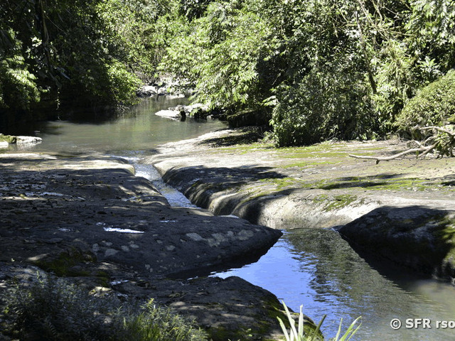 Rio Napo Wasserfall Latas Ecuador