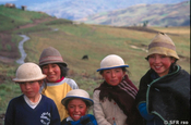 Kinder im Hochland Ecuadors