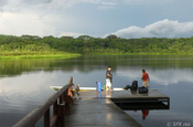 Anlegestelle Lodge an Lagune Ecuador