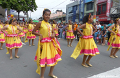 Tänzerinnen in Quininde in Ecuador