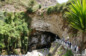 Fußweg in Grotte La Paz, Ecuador