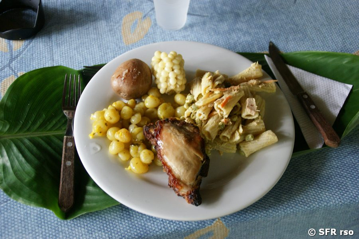 Essen in Siona Lodge Ecuador
