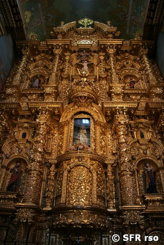 Altar Wallfahrtskirche in Virgen del Quinche in Ecuador