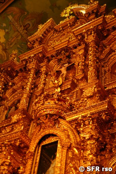 Barocker Goldaltar in El Quinche, Ecuador