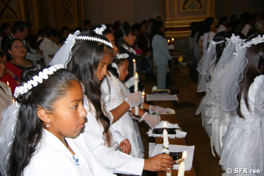 Kommunion in El Quinche, Ecuador