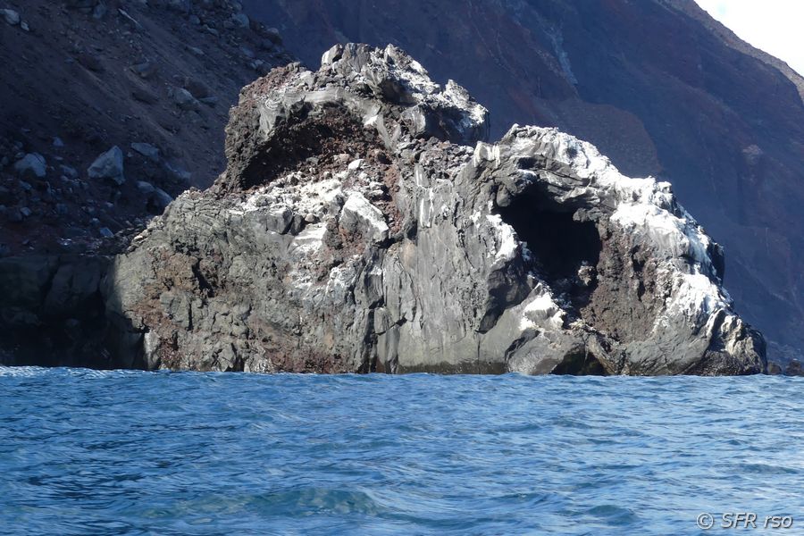 Vulkanschlot in Punta Vicente Roca, Galapagos