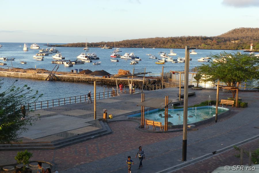 Promenade in Baqueriuo Moreno, Galapagos